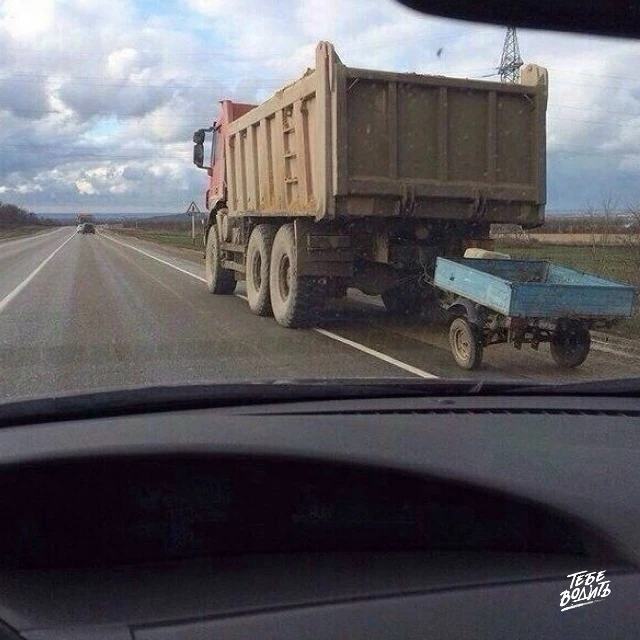 Вагон и маленькая тележка 😂