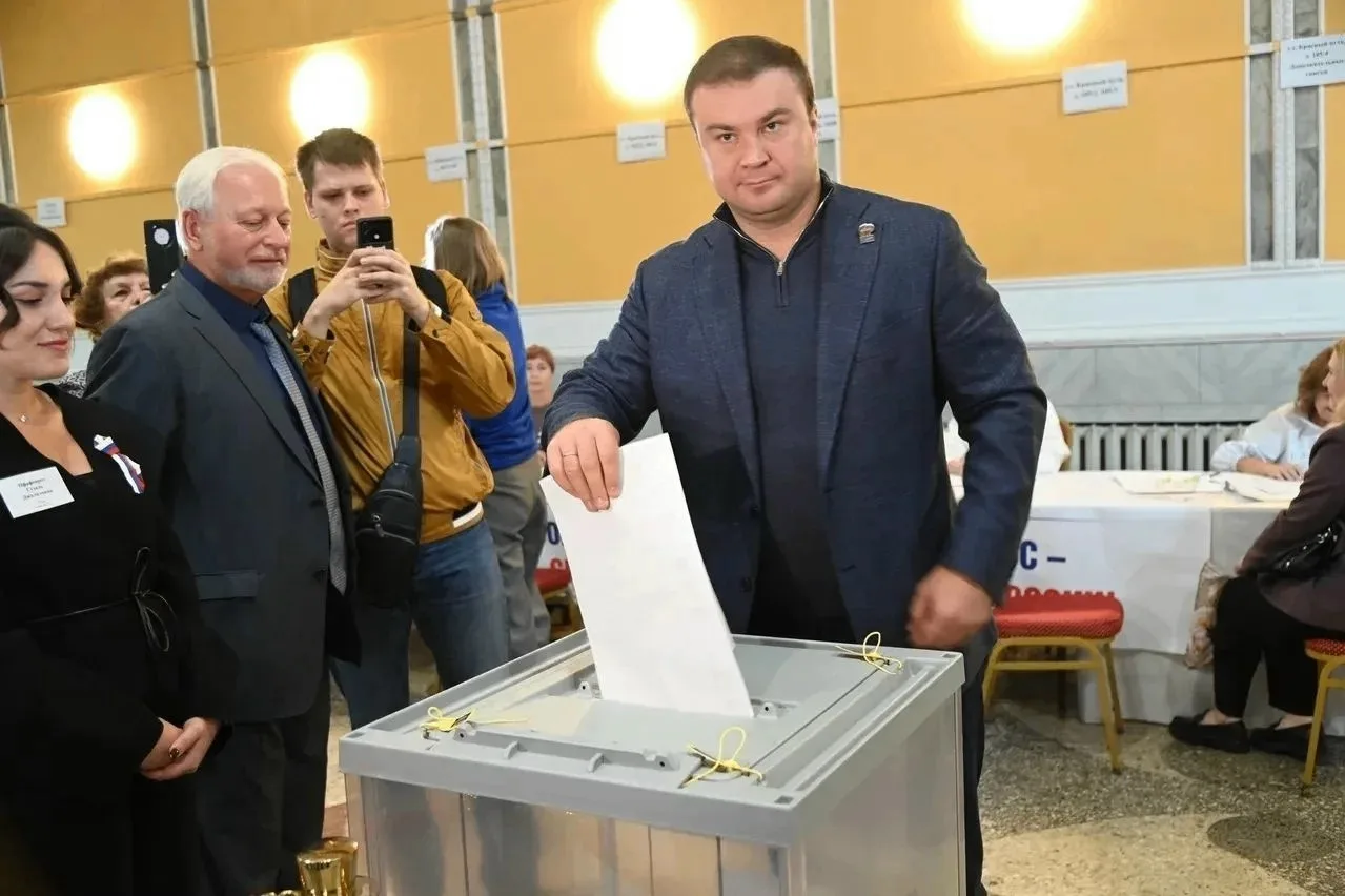 Сегодня, 18 сентября, в Омской области в 8.00 открылись все избирательные участки для г...
