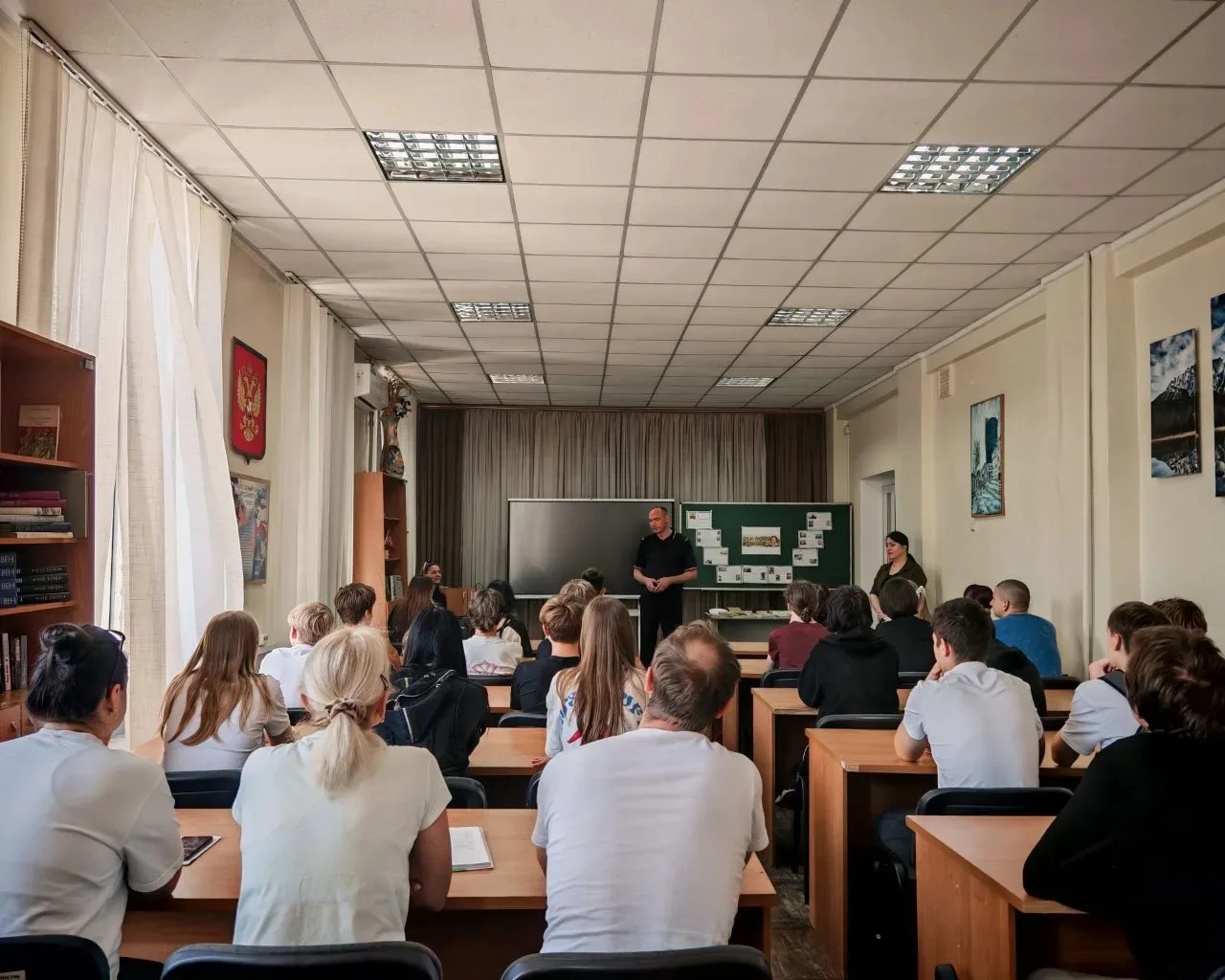 📅 05.06.2026 г. состоялась встреча студентов 1 курса с Старшим инспектором отделения пропаганды без