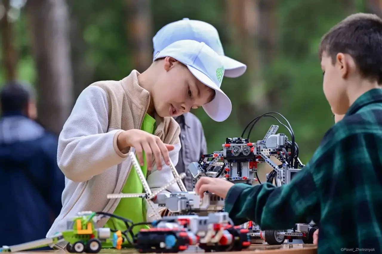Ваше мнение формирует будущее детских каникул в Татарстане!

☀️ Лето - это маленькая жизнь, и мы хот