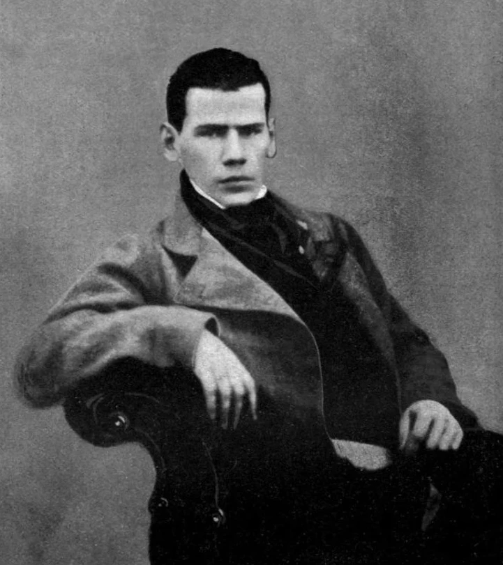 Фотографий Льва Толстого сохранилось огромное множество. Это не удивительно, ведь писатель интересов