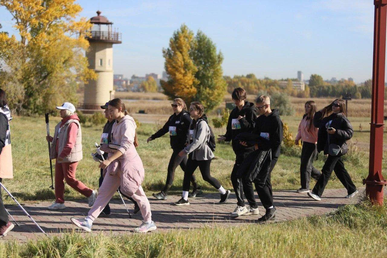 🚶‍♀️‍➡️🚶‍➡️Омичей приглашают на прогулку в «Птичью гавань»