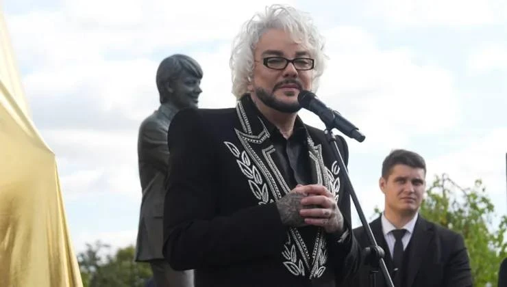 Филипп Киркоров рассказал, во сколько ему обошелся семейный мемориал на Троекуровском к...