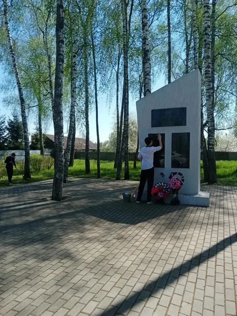 💯В преддверии Дня Победы отряды активистов школ Клинцовского района  совершили  добрые дела — расчис