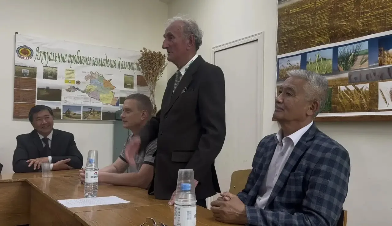 На аграрном факультете КалмГУ прошел круглый стол в честь легенд аграрной науки: 90-летию профессоро