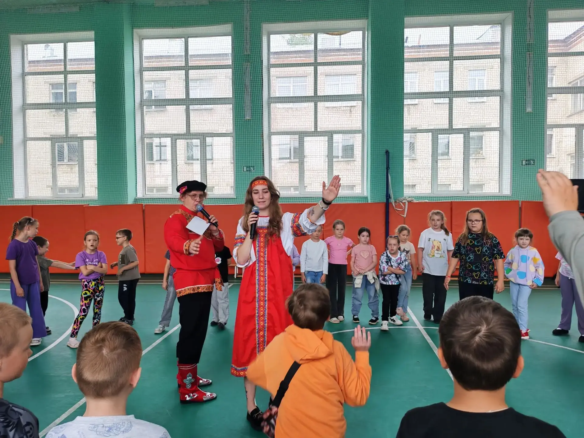 Четырнадцатый день летнего лагеря:
День начался  с весёлых эстафет, которые организовала учитель физ