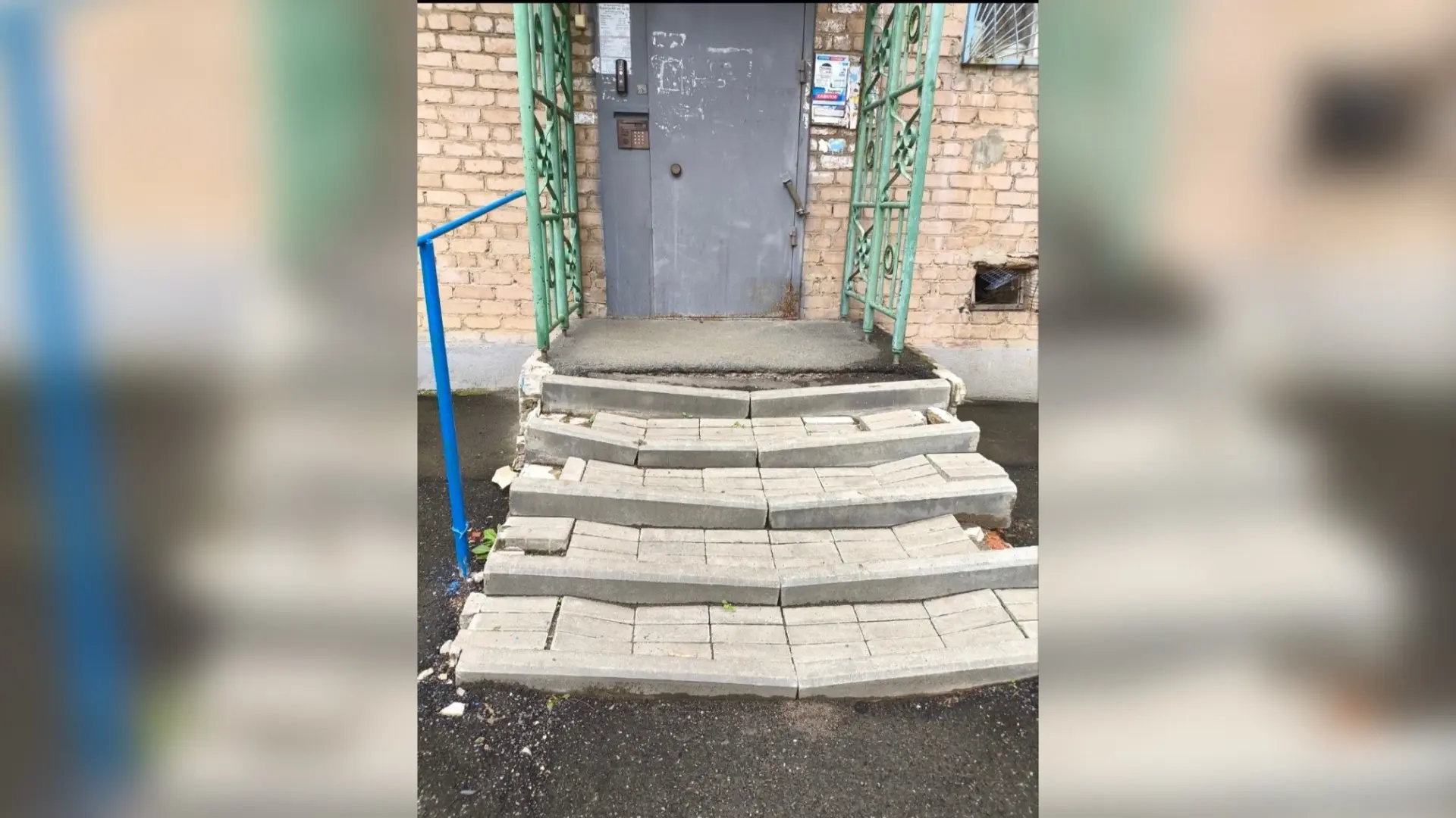 Ступени пошли волной: В Оренбурге в одном из домов разваливается вход в подъезд