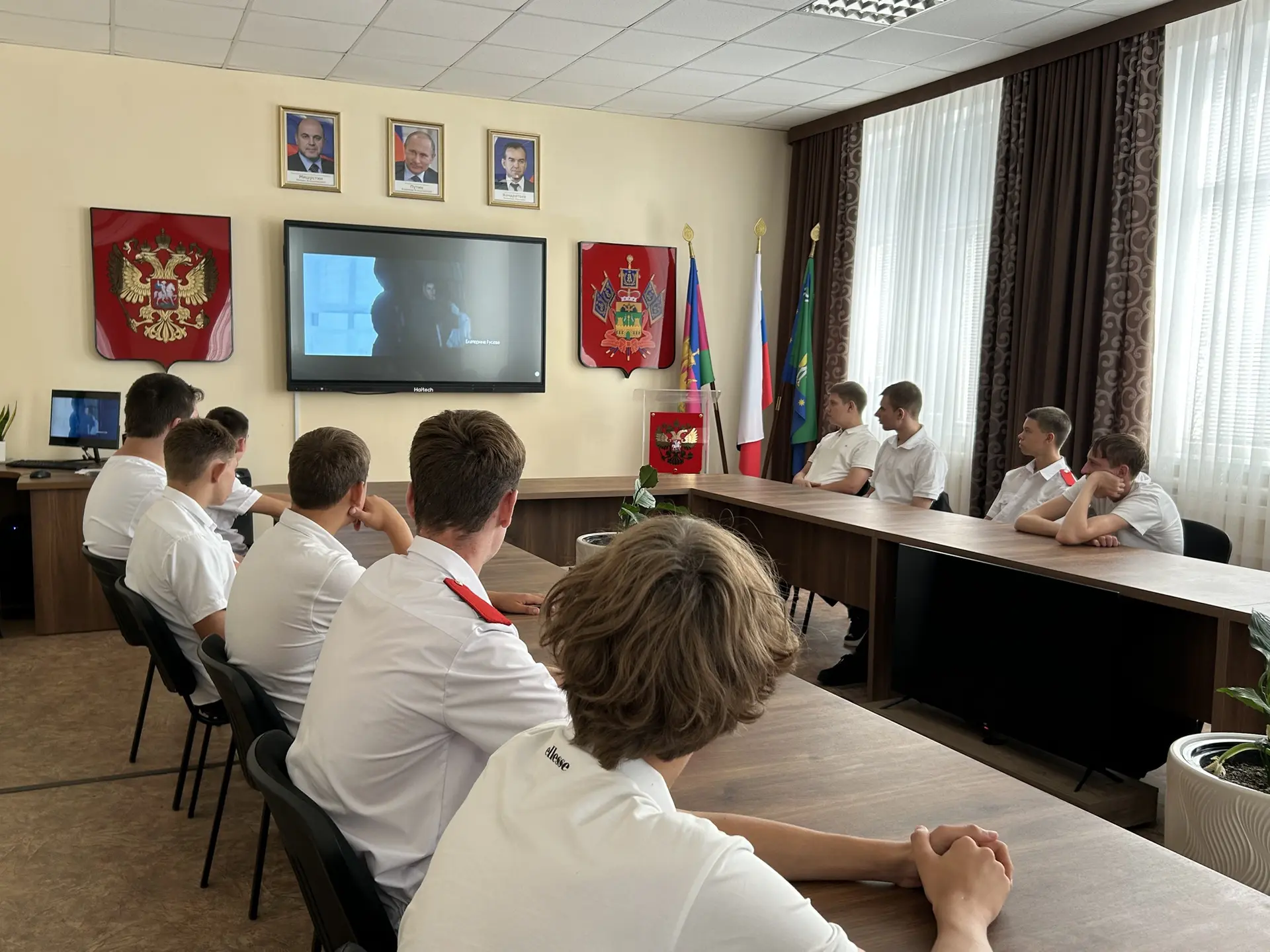 В техникуме прошёл просмотр патриотического фильма «Африка» 🎬🇷🇺