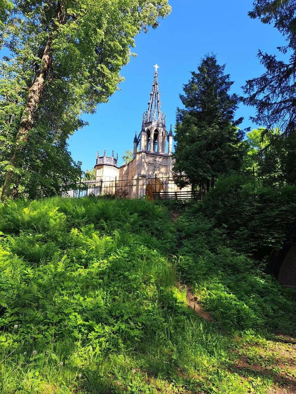 Живописный парк на севере Петербурга🍃

Шуваловский парк расположен в посёлке Парголово, на севере г