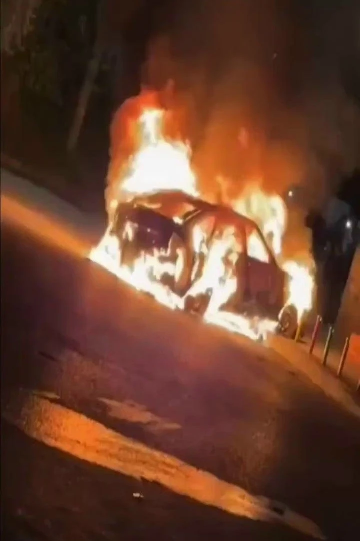 В Самаре на Звездной загорелся автомобиль
