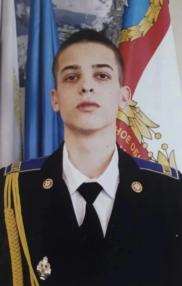 🥳 А вот ещё умник и умница, на этот раз из Володарского района — ребята сдали ЕГЭ на 1...