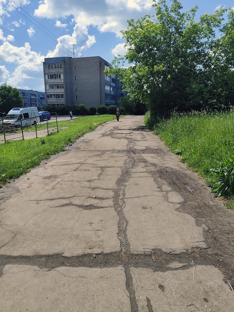 В Кирово-Чепецке продолжается обустройство тротуаров