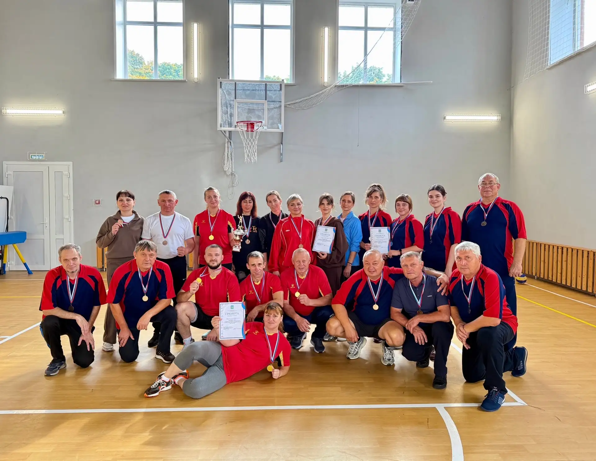 🏐 В преддверии Дня учителя в Хитровском филиале Верхнеспасской школы прошел турнир по ...