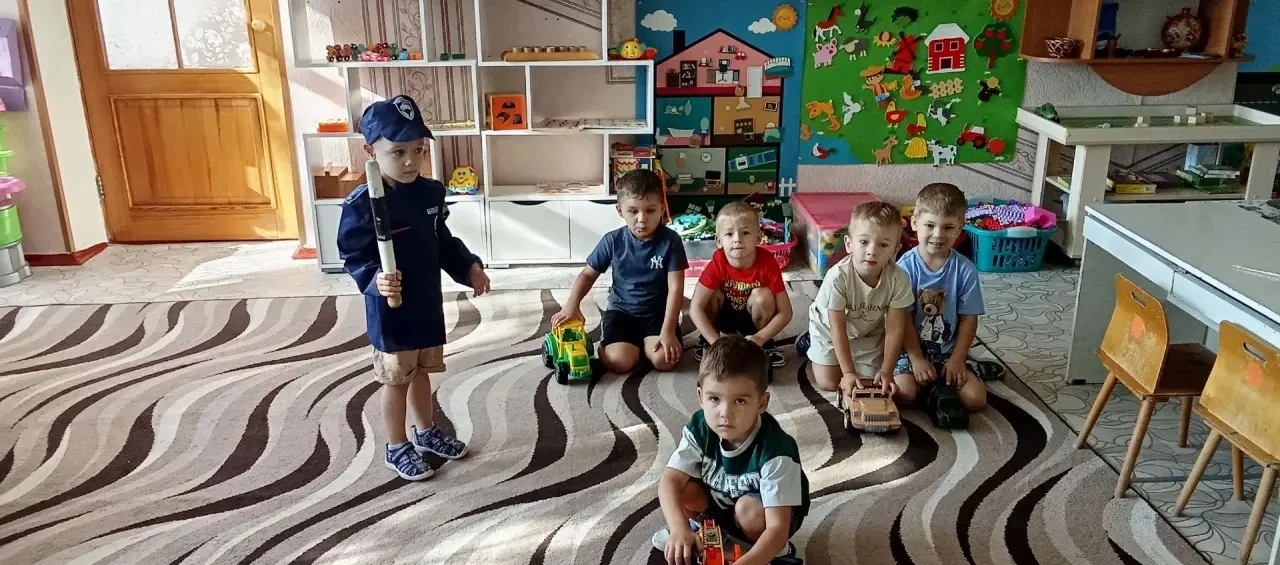 🚦 Учим правила дорожного движения с ранних лет!