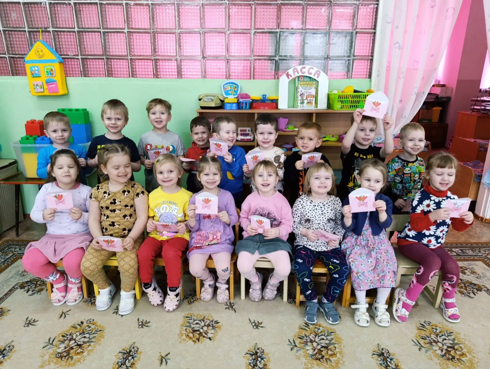 Наши маленькие поздравления для главных женщин! 💐