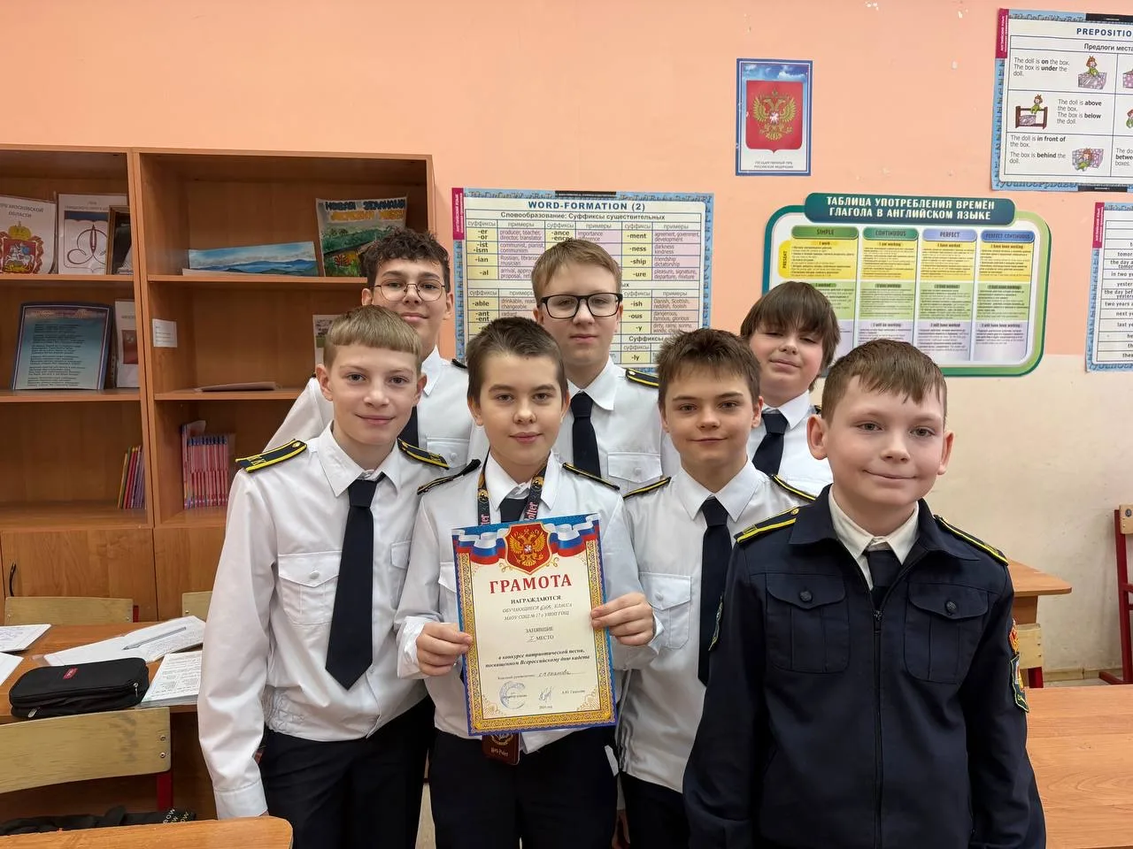 Яркой точкой в череде событий кадетской недели стал сегодняшний конкурс патриотической песни. В этих