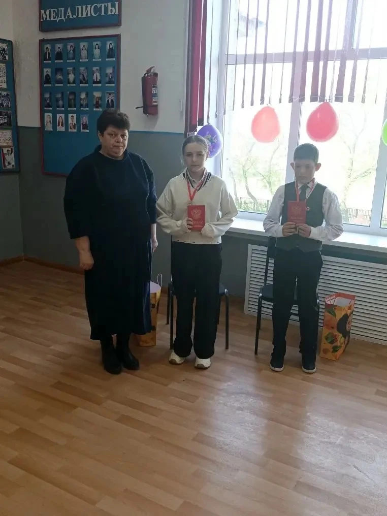 ✨ Наша школа стала свидетелем важного события – выпускного у четвероклассников, знамену...