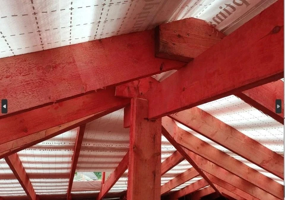 🔧 В Ногинске ремонтируют крышу дома №24 на улице Текстилей