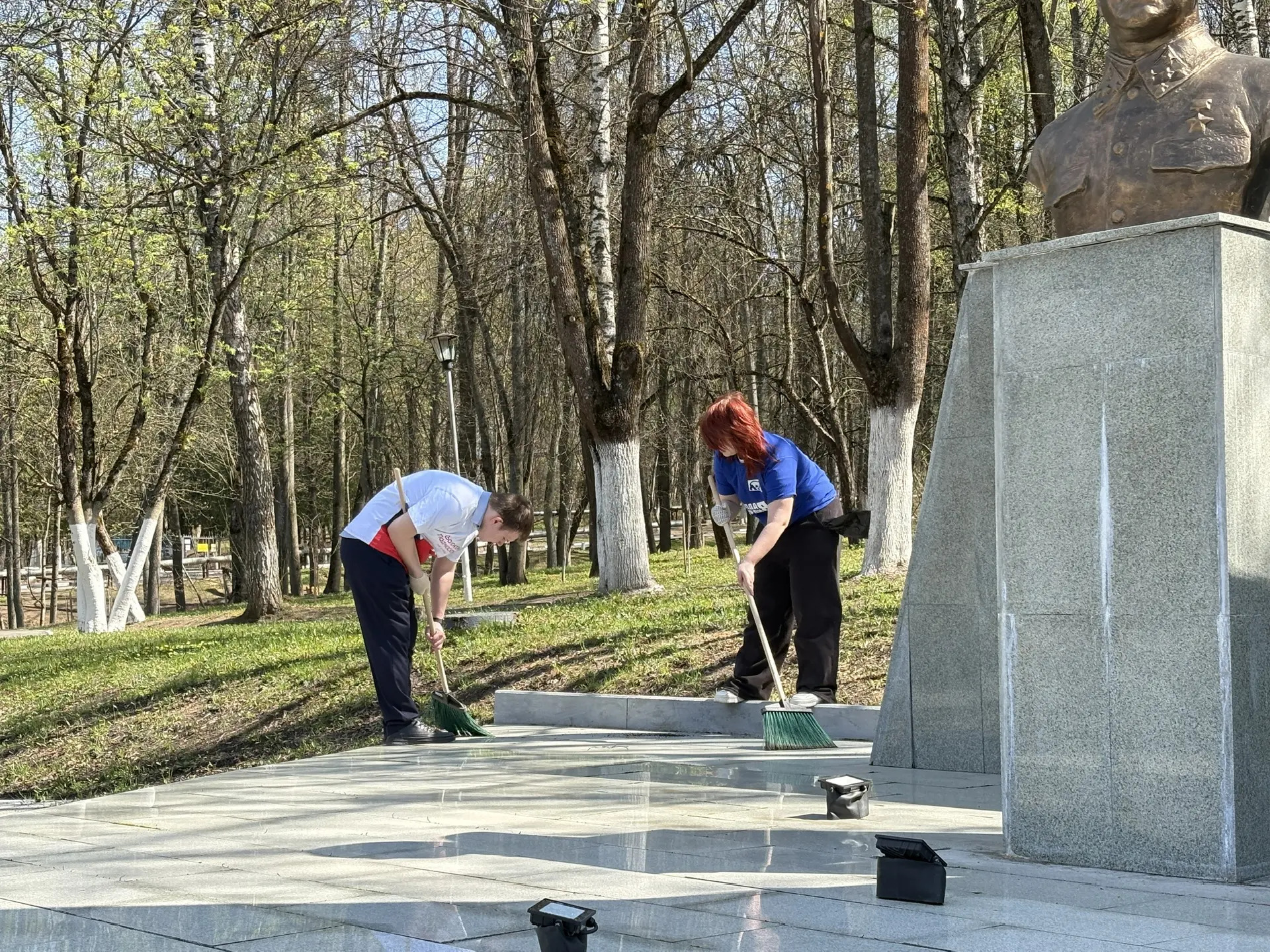 Ученики школы «Перспектива», волонтёры Подмосковья, активисты «Движения Первых» и «Молодой Гвардии» 