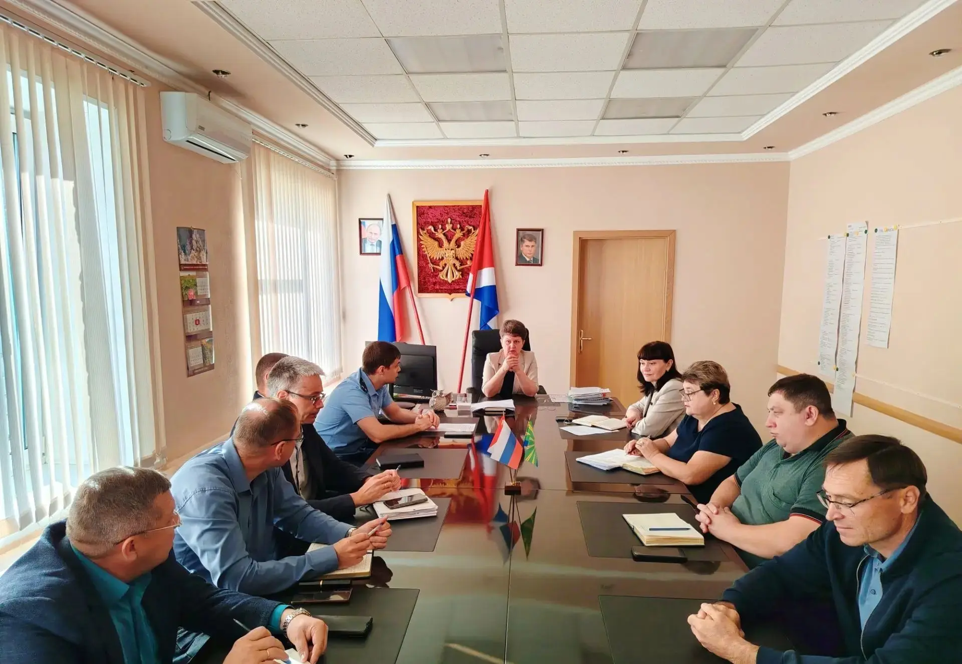 Сегодня вместе с руководителями предприятий жизнеобеспечения и силовых структур обсудил...