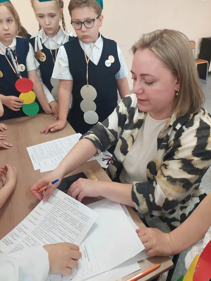 🥇Отряд ЮИД 3 класса Б Гимназии одержал победу в городском конкурсе «В лучах светофора  — 2026»  🚦14 