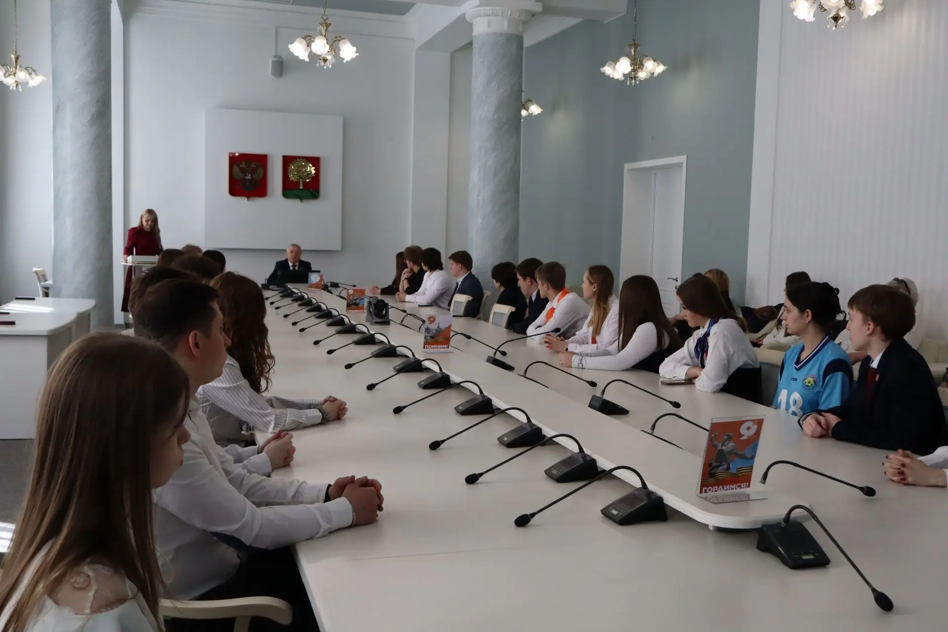 🙋В рамках X городского фестиваля юных избирателей состоялся круглый стол с Владимиром Богодуховым  В