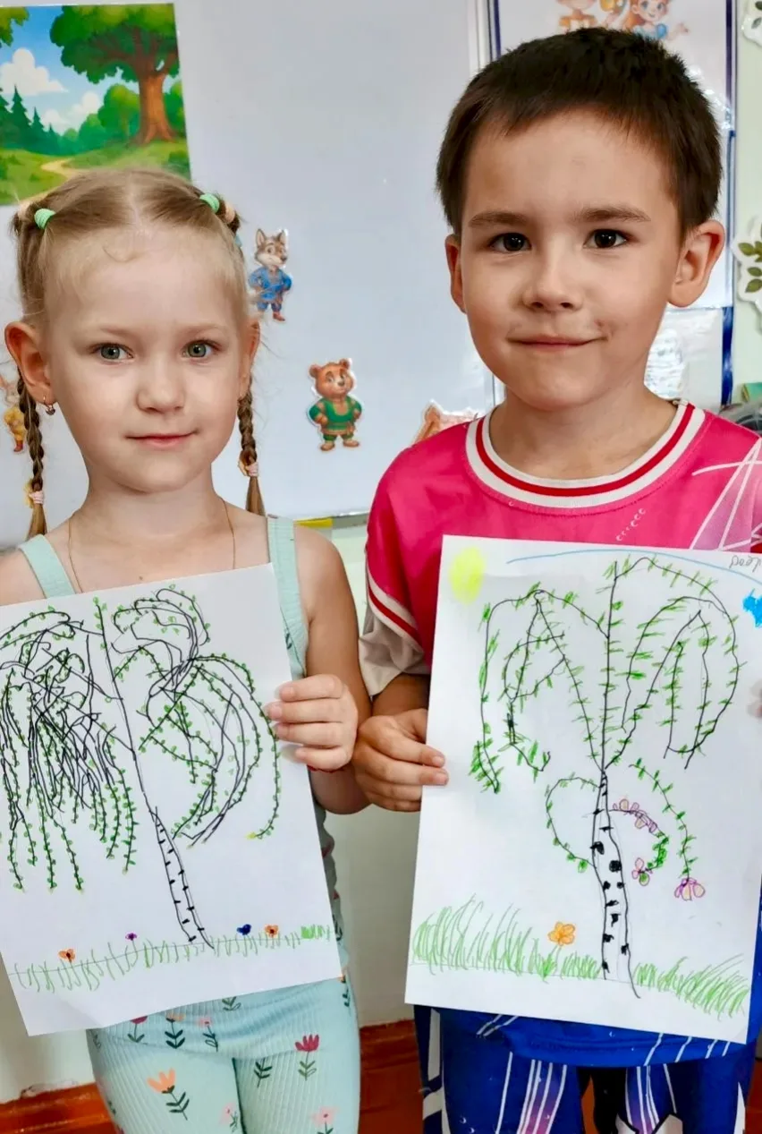 🎨 Берёзовая роща глазами детей 🌿

Воспитанники старшей группы «А» приняли участие в занятии по рис