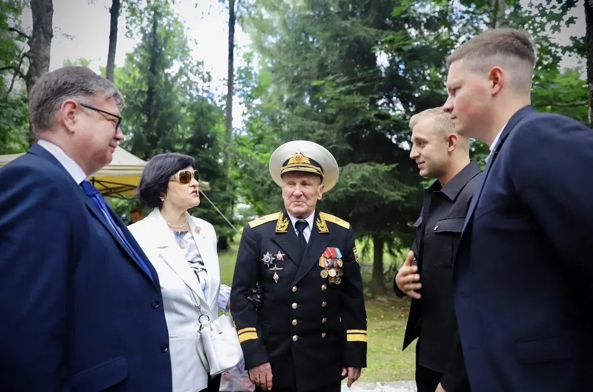 ⚓️🇷🇺Ко Дню военно-морского флота в Солнечногорске прошло возложение цветов к мемориал...