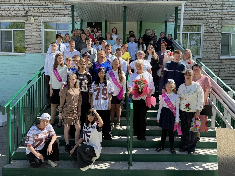 25 мая в школе — интернате прозвенел «Последний звонок». Этот традиционный праздник для...