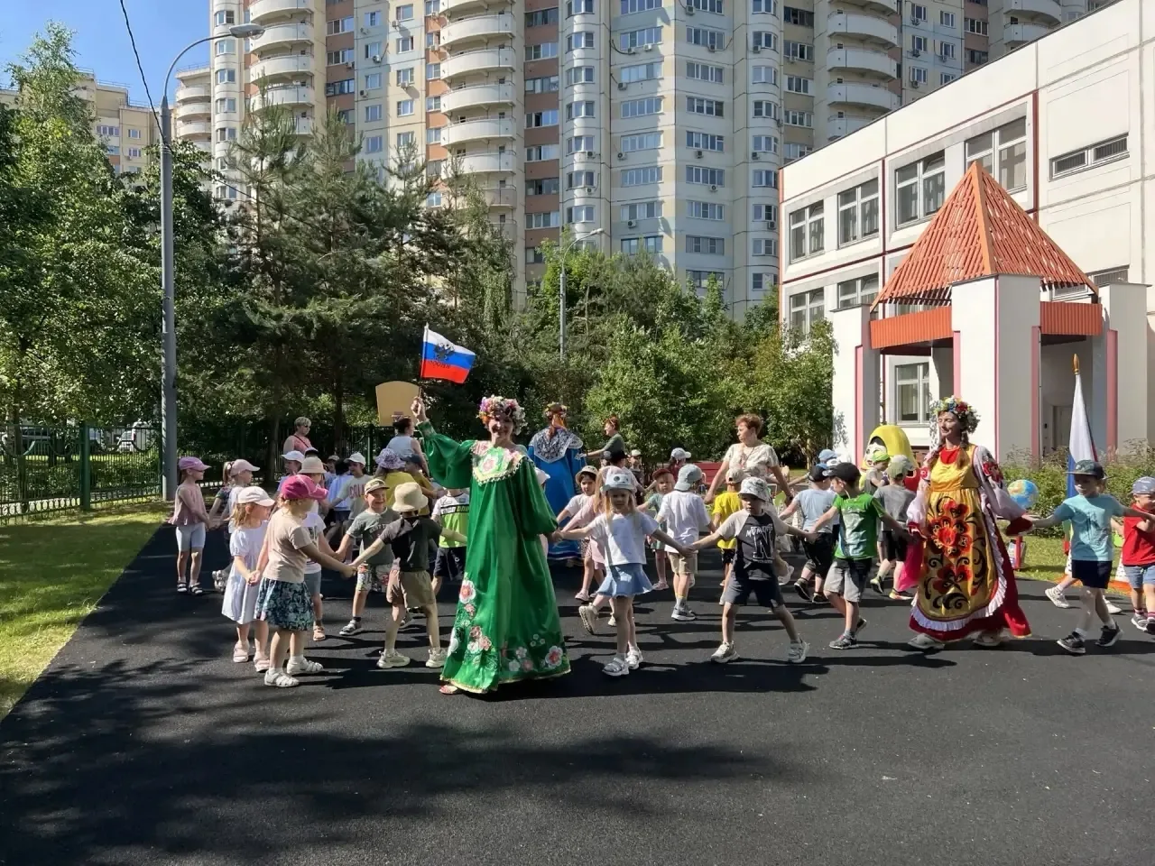 🇷🇺 Наш детский садик на Святоозёрской 6 дружно отметил приближение праздника - День России! 

🌾 Ч