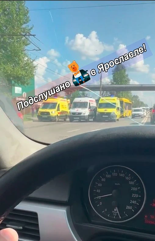 Аж 3 машины скорой помощи.

ДТП на пр-те Октября.

Шесть человек пострадали в аварии в Ярославской о