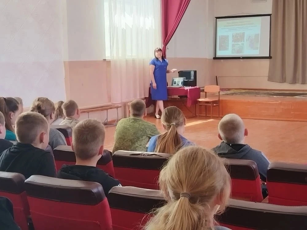 Сегодня ГБОУ ЛНР " Новобелянская СШ"  в рамках профориентационной работы посетили предс...