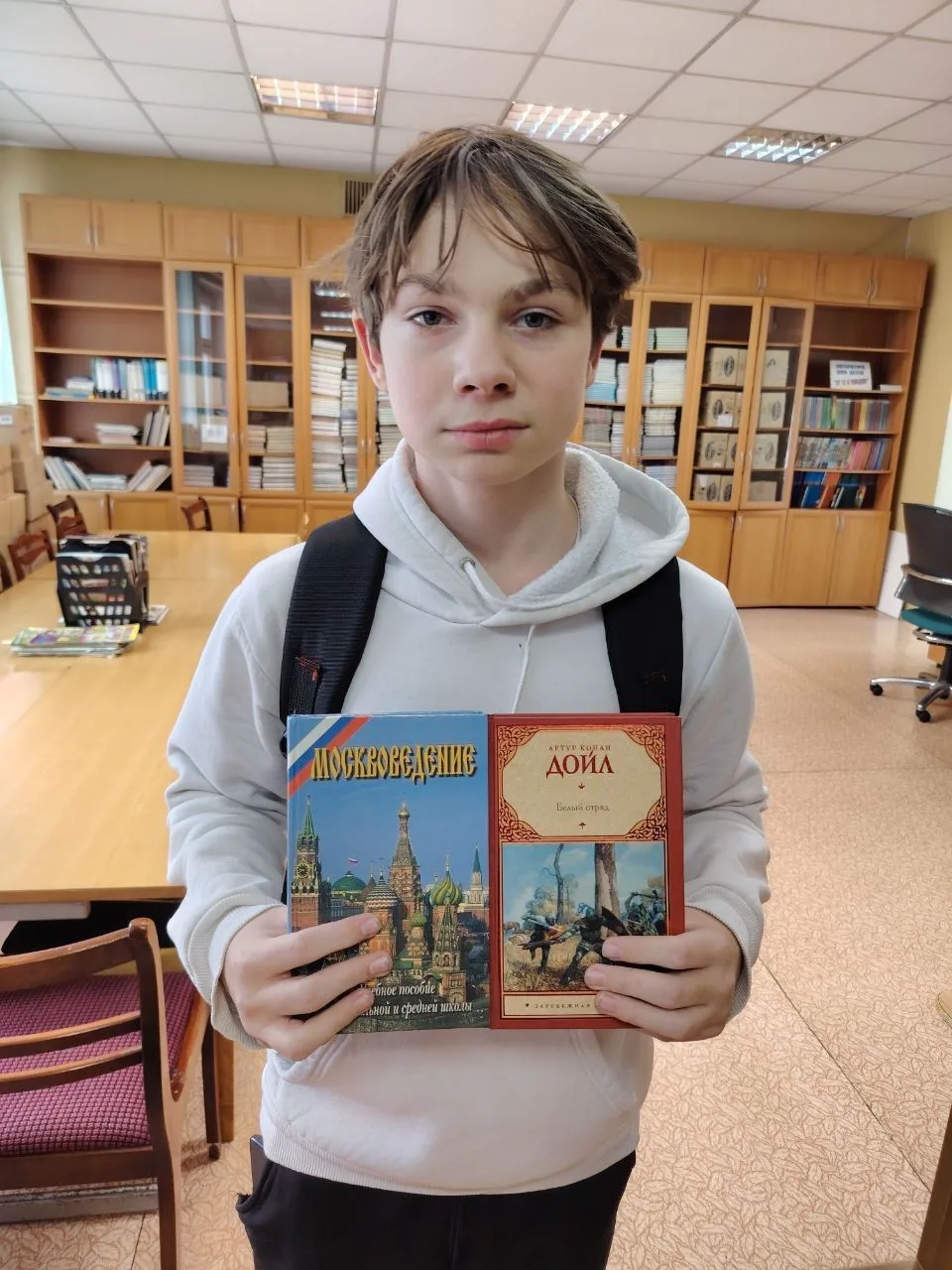 К Международному Дню книгодарения в нашей школе прошли акции "Дарите книги с любовью" и "Открывая кн