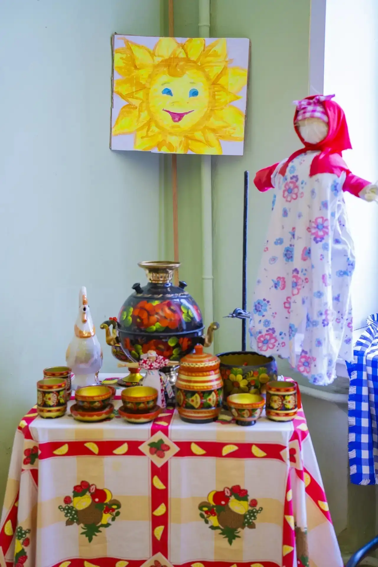 Масленица в 1581! 🥞  🥳 В нашей школе сегодня царила атмосфера настоящего праздника! Ученики 10А клас
