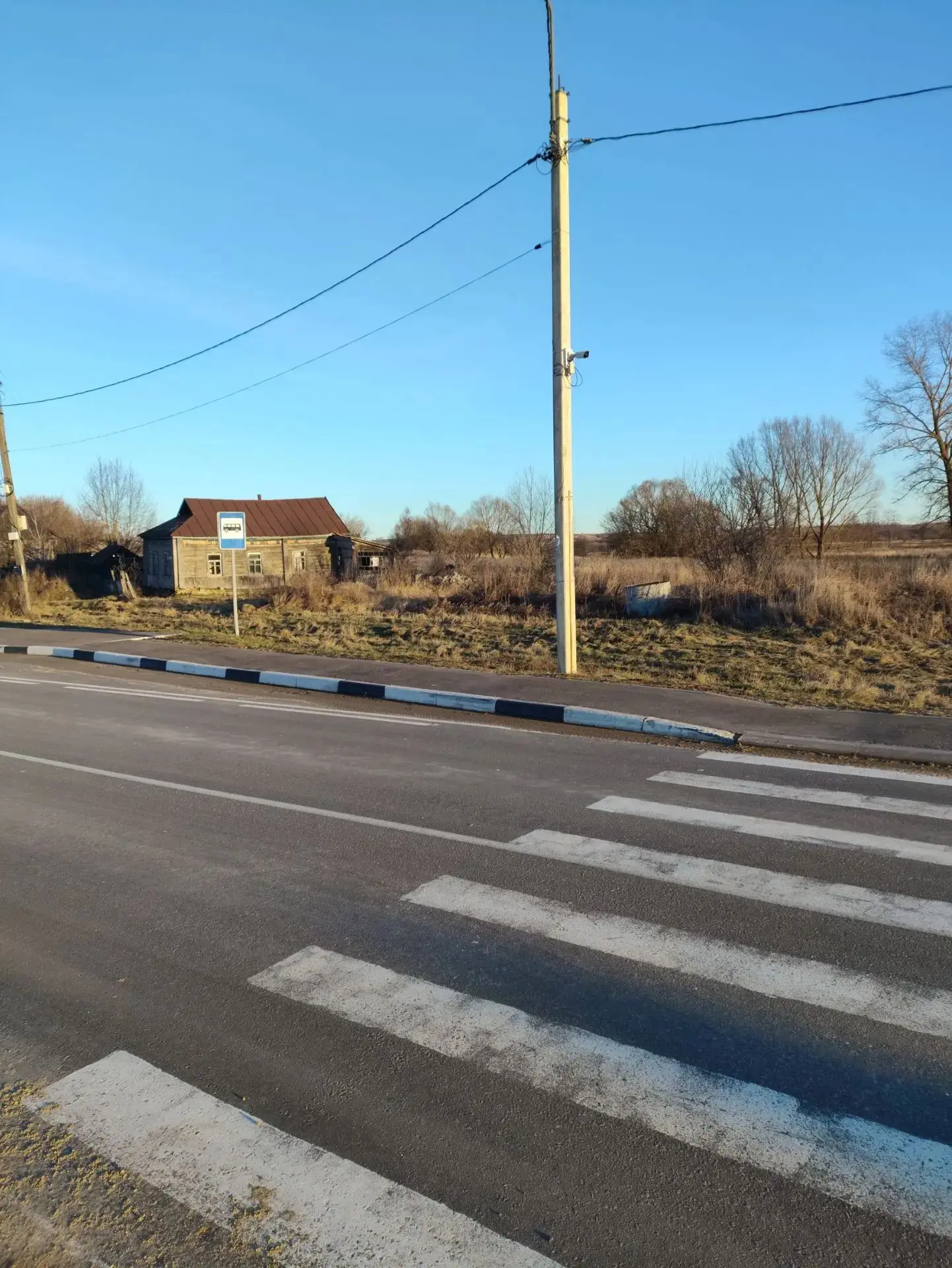Продается участок в Новоямске 28 соток. На участке стоит домик . Проведено электричеств...