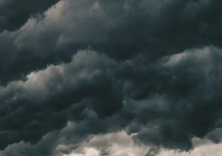 ⛈ В ближайшие часы с сохранением ночью 19 июня в Самарской области ожидается гроза, ливень

Объявили