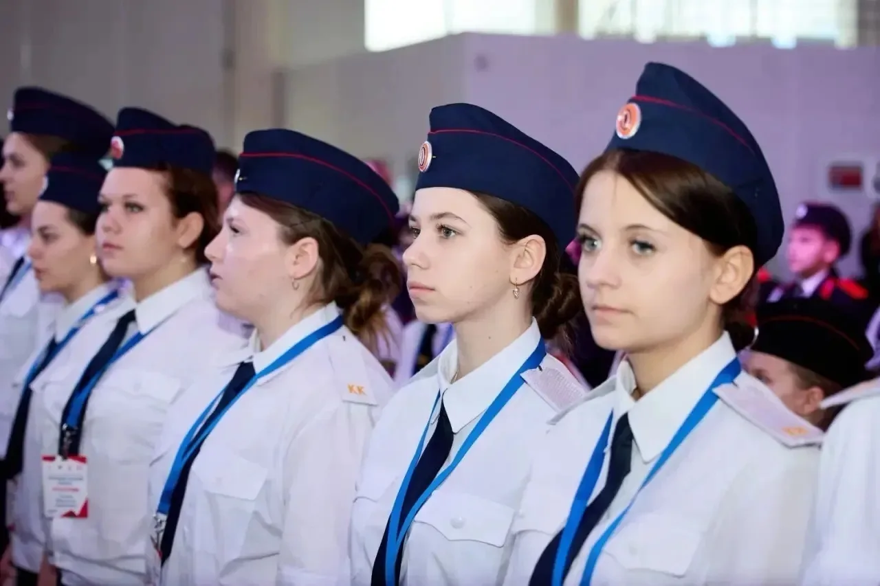 Учащиеся Голубинской средней общеобразовательной школы хутора Голубинка Белокалитвинского района Рос