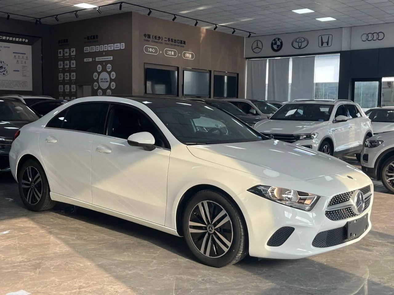 🚗 #ПредложениеДня — автомобиль Mercedes-Benz A-Class 180 L, доступный для заказа из 🇨🇳

Ниже хара