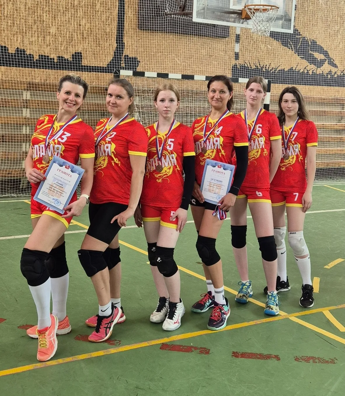 🏐 14 июня в Краснознаменске прошёл турнир по женскому волейболу, посвящённый Дню России. 

Соревнов