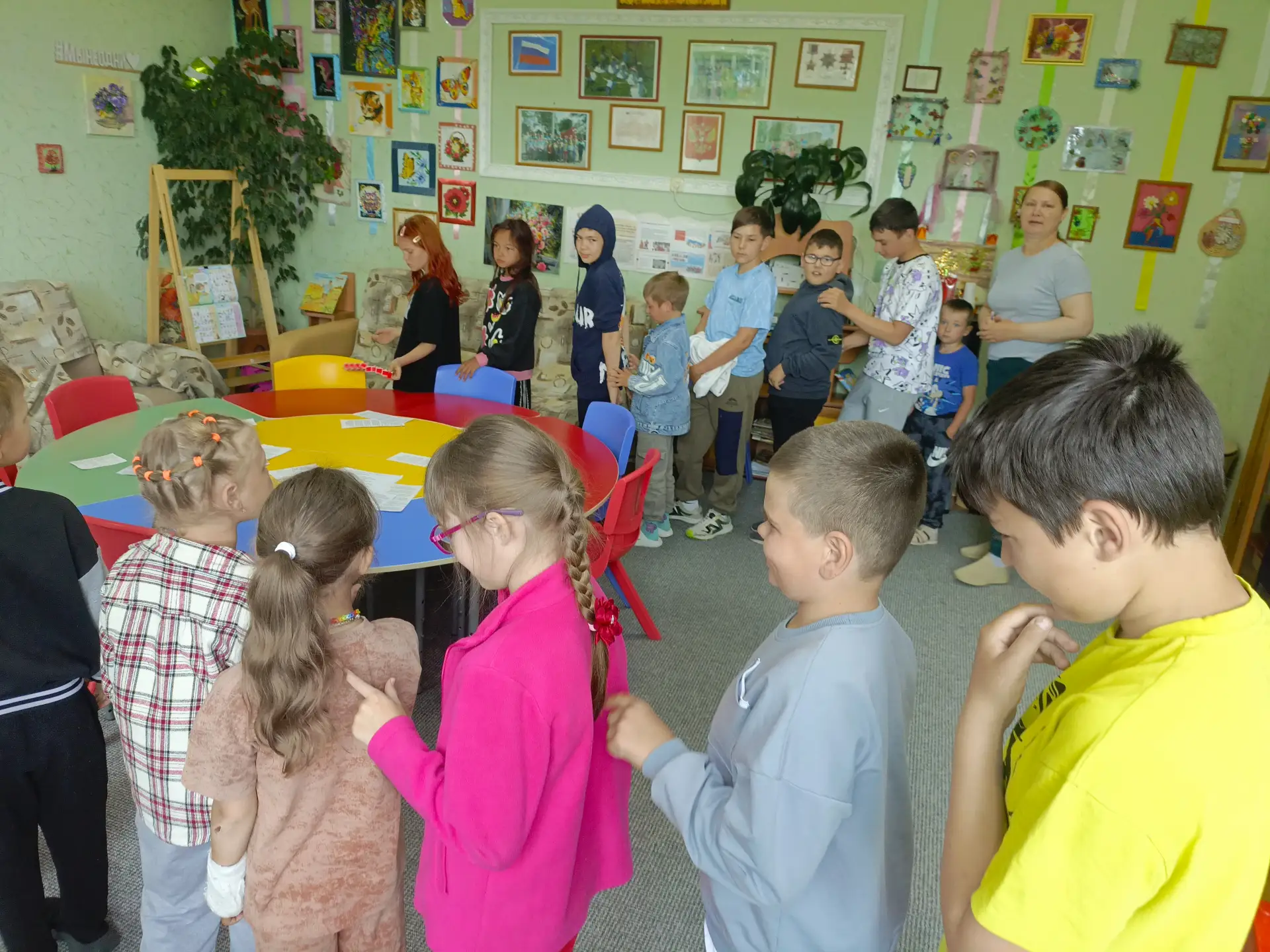 13 день – Июнь - Если с другом вышел в путь! 🎒🚶‍♂️🚶‍♀️

17 июня 2026 года воспитанники лагеря дне