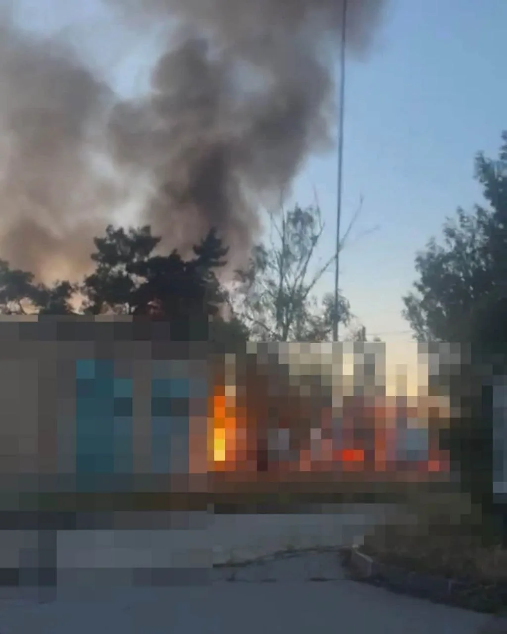‼️🇺🇦🏴‍☠️Серия ударов нанесена по Киеву и области пылают объекты врага