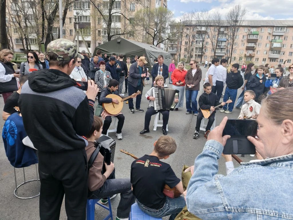 Учащиеся детской школы искусств принимают активное участие в праздновании Дня Победы на...