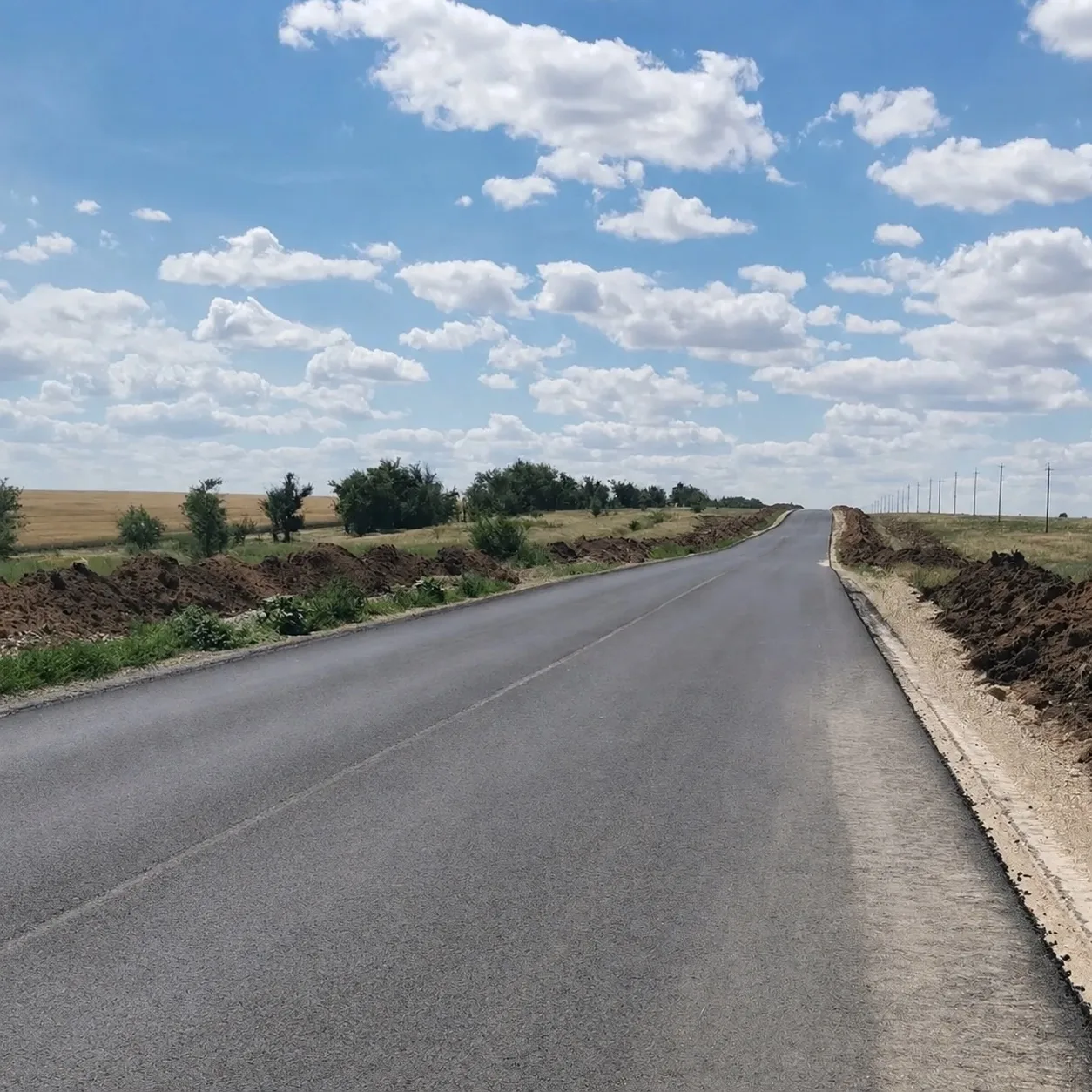 🚧 В Саратовской области отремонтировали 137 км дорог в сельских населённых пунктах