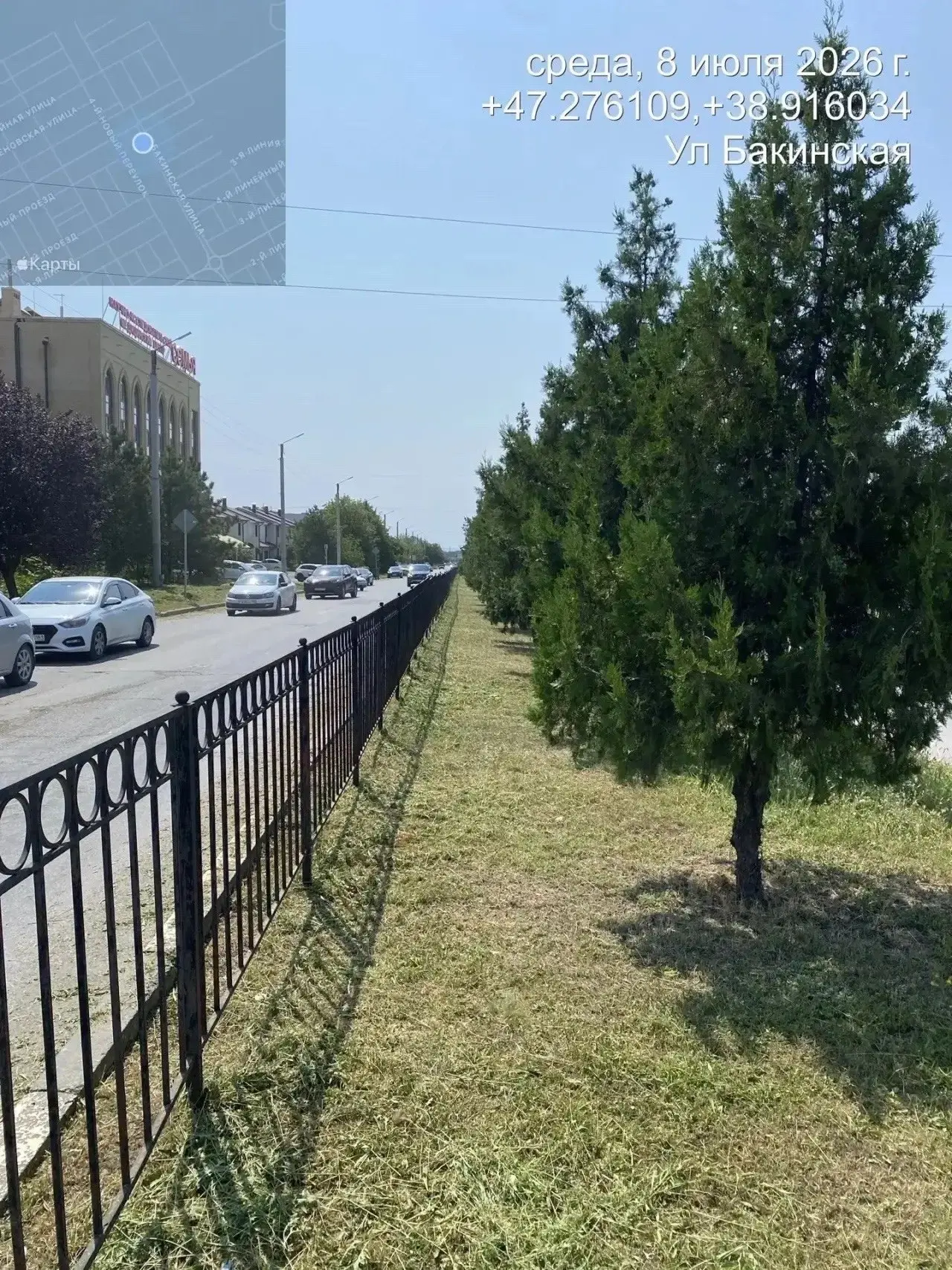 В городе продолжается покос сорной растительности.