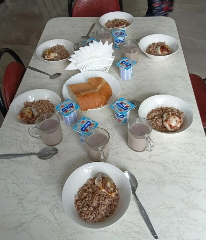 Завтрак 🍽️
🍚 Каша гречневая
🥓 Кнели куриные с рисом
🍞 Хлеб пшеничный
☕ Какао с молоком
🍧 Йогурт