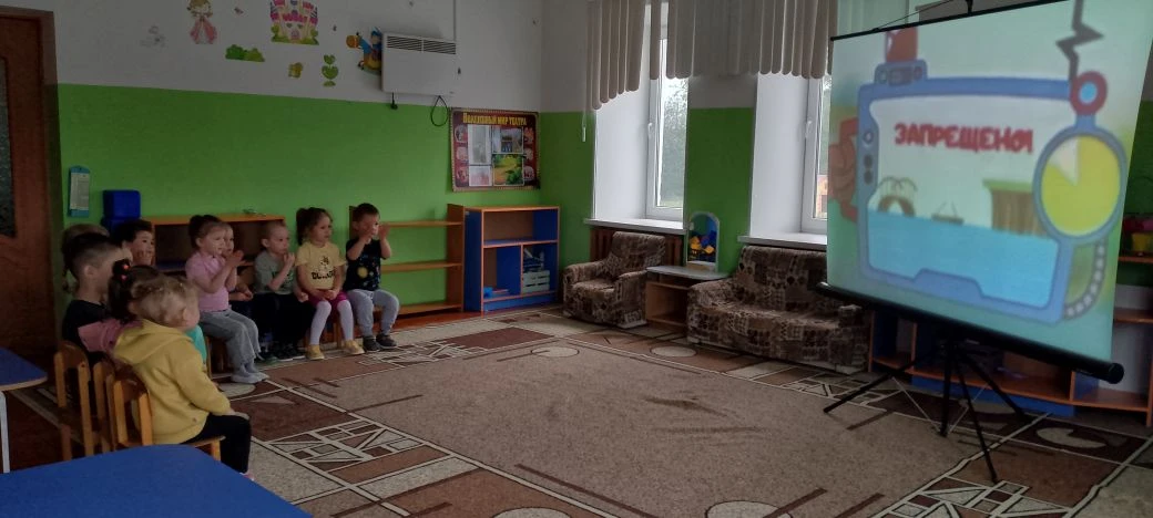 Безопасное поведение на воде — один из главных аспектов, с которым воспитатели должны п...
