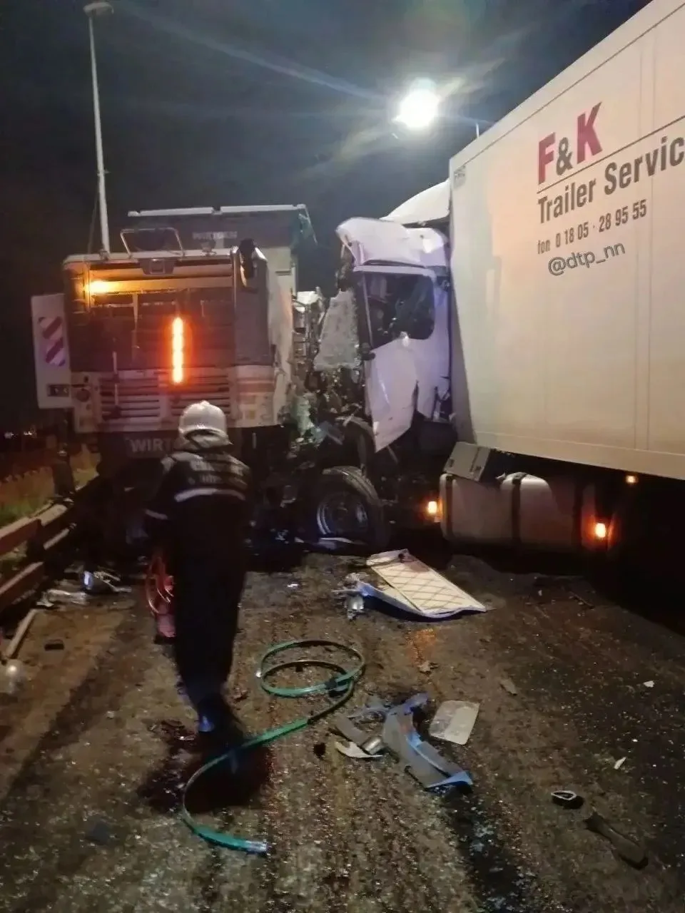 ❗️Движение на Борском мосту в сторону Нижнего Новгорода остановлено из-за ночного ДТП!