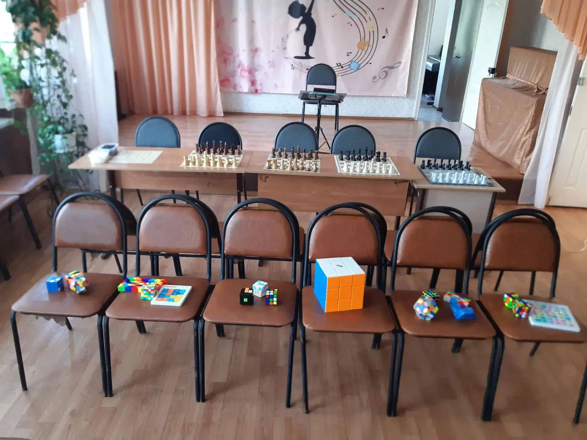 Сегодня, 7 августа состоялся "ОТКРЫТЫЙ ШАХМАТНЫЙ УРОК ДЛЯ НАЧИНАЮЩИХ" приуроченный Дню ...