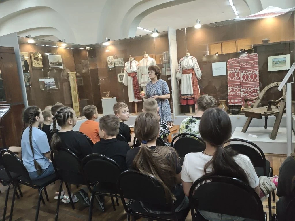 Прошлое оживает: наш день в краеведческом музее 🏺📜

Сегодня наши отряды отправились в краеведчески