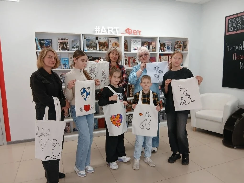 В Центральной городской библиотеке для молодёжи им. А.А. Фета прошел творческий мастер-...